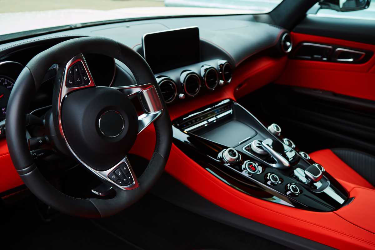 How to Spot Signature Elements in Modern Luxury Car Design